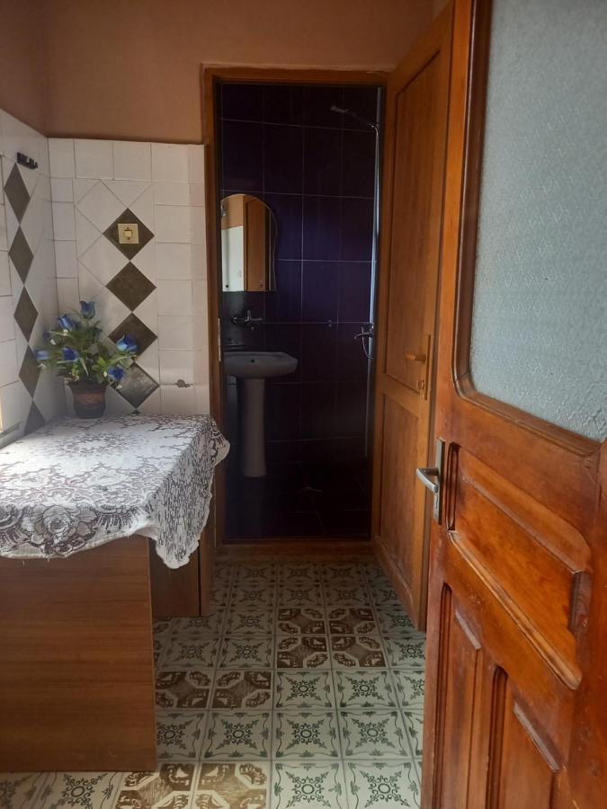 Guest House Roma Kʼutʼaisi Exterior foto